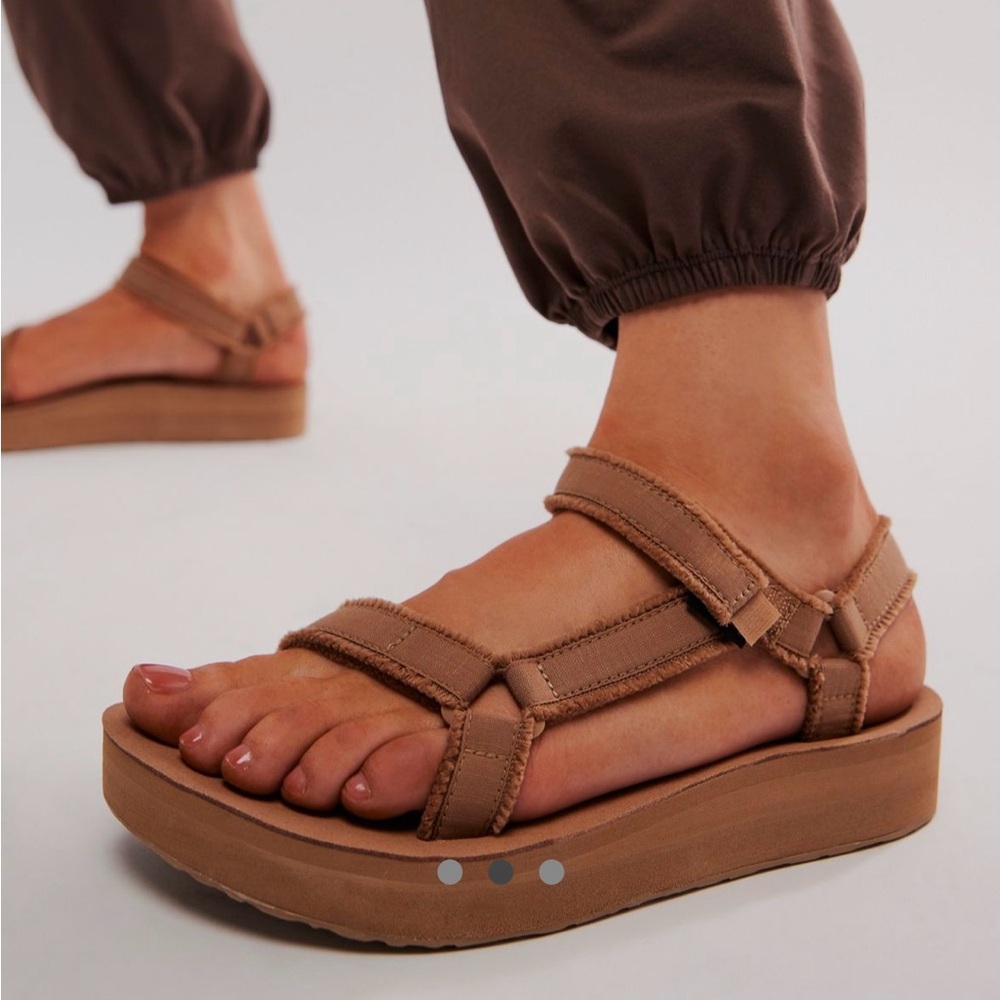 Teva Women’s Size 9 Midform Universal Canvas Sandals - NEW - Tigers Eye